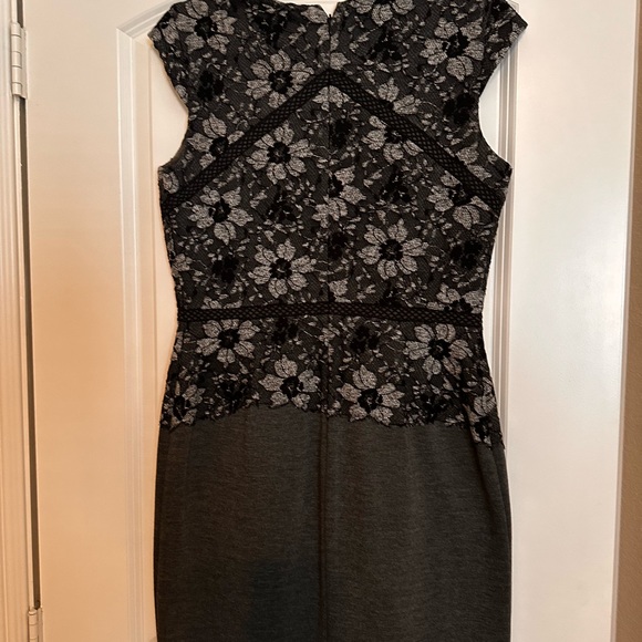 Ann Taylor black dress with lace top size 6 - Picture 2 of 3